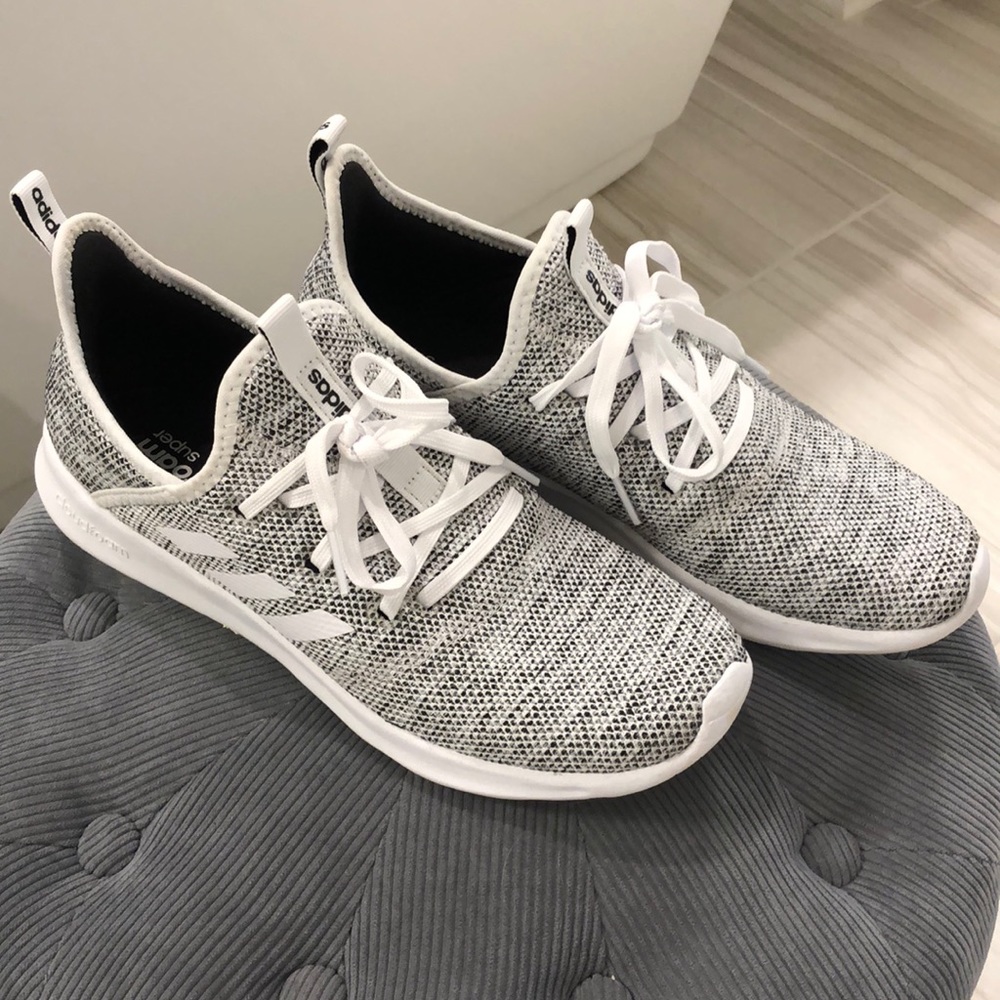 Adidas Cloudfoam sneakers!